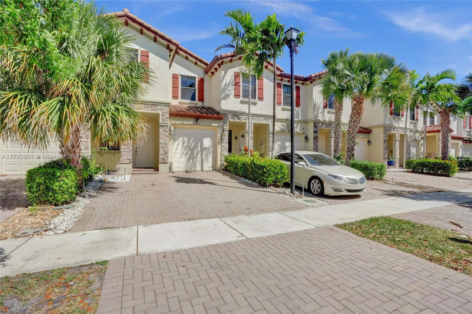 Real estate property located at 3961 Allerdale Pl, Broward, Simonton Court, Coconut Creek, FL