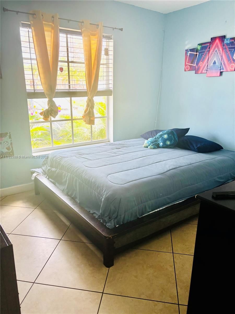 Real estate property located at 1113 24th Ave, Broward, Hoosier Heights, Fort Lauderdale, FL