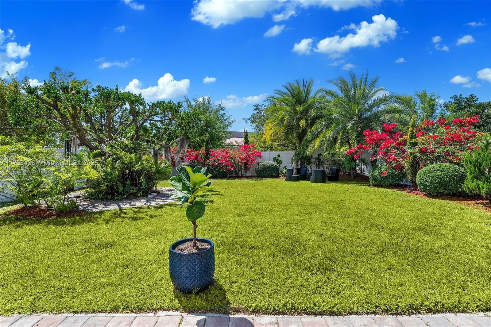 Real estate property located at 16952 92nd St Cir, Miami-dade, Kendall Commons Residenti, Miami, FL