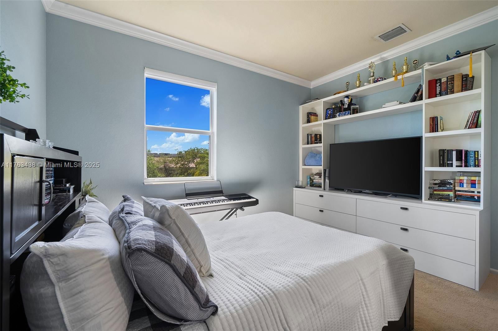 Real estate property located at 16952 92nd St Cir, Miami-dade, Kendall Commons Residenti, Miami, FL