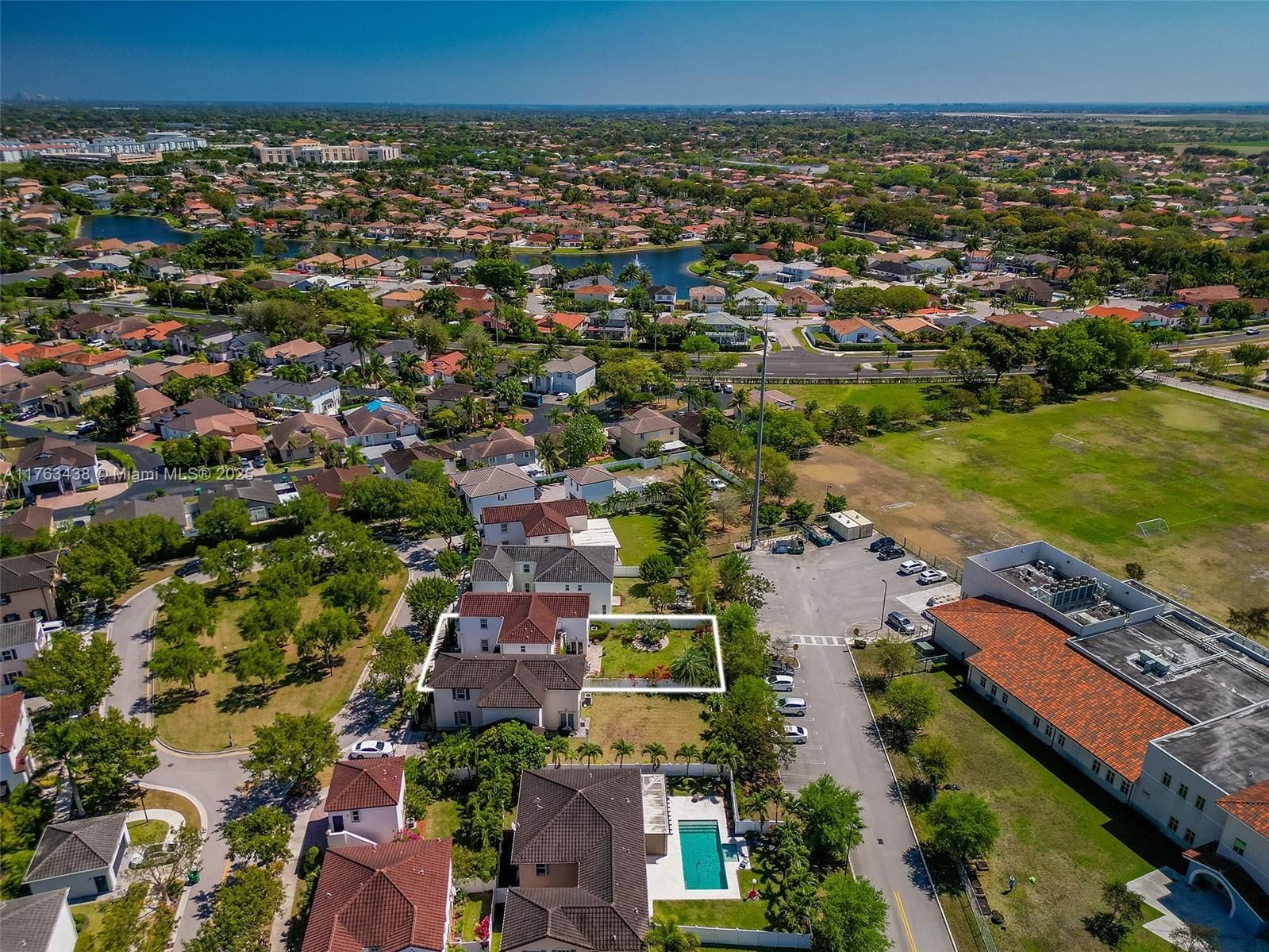 Real estate property located at 16952 92nd St Cir, Miami-dade, Kendall Commons Residenti, Miami, FL