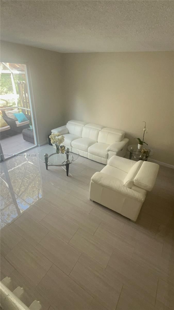 Real estate property located at 1597 Barcelona Way #2-32, Broward, Sectors 3 & 4 Boundary Pl, Weston, FL