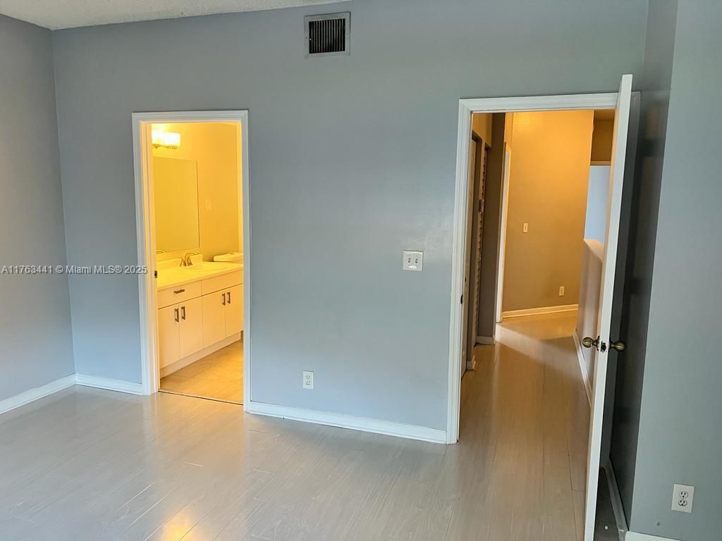 Real estate property located at 1597 Barcelona Way #2-32, Broward, Sectors 3 & 4 Boundary Pl, Weston, FL