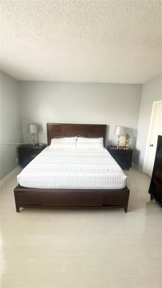 Real estate property located at 1597 Barcelona Way #2-32, Broward, Sectors 3 & 4 Boundary Pl, Weston, FL