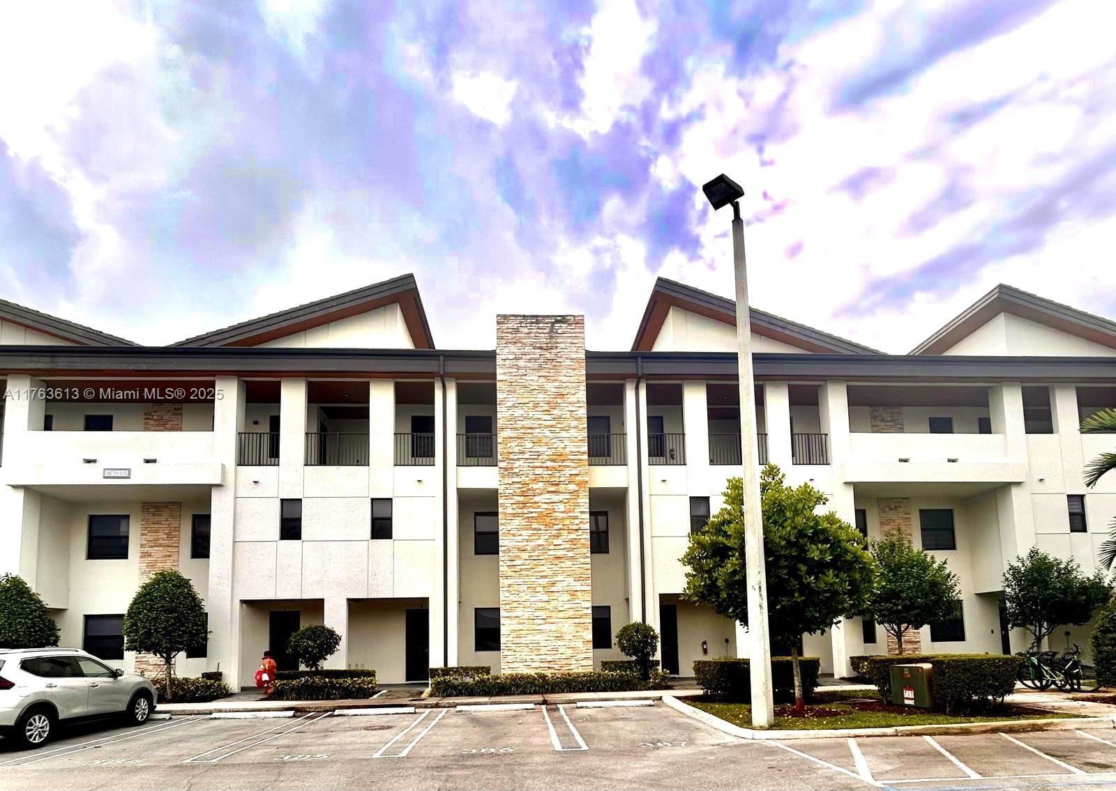 Real estate property located at 10407 82nd St #9, Miami-dade, Highland At Park Central, Doral, FL