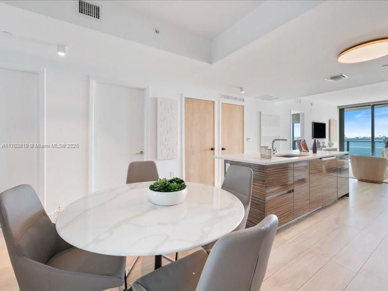 Real estate property located at 460 28th St #907, Miami-dade, Icon Bay Condo, Miami, FL