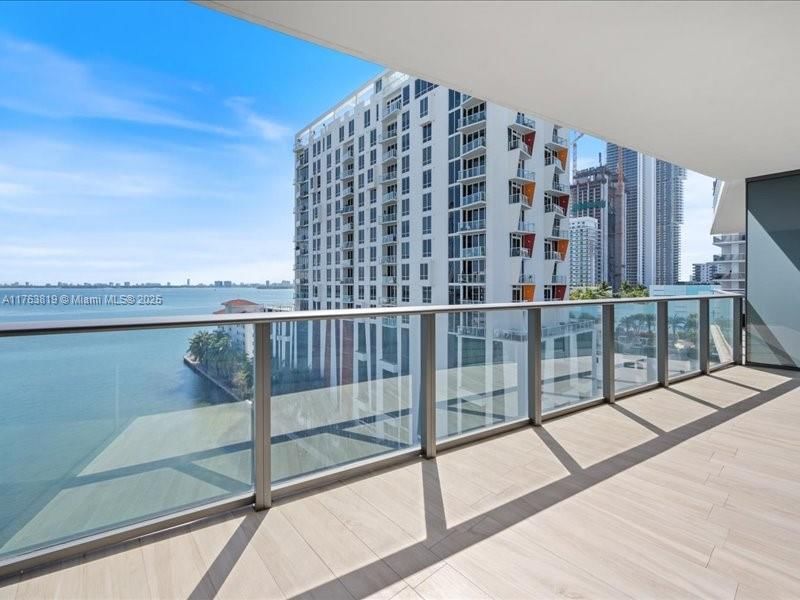 Real estate property located at 460 28th St #907, Miami-dade, Icon Bay Condo, Miami, FL