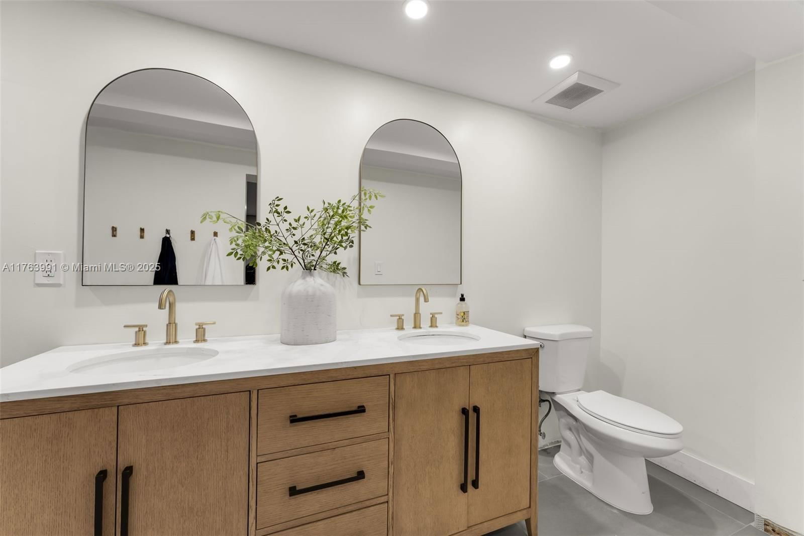 Real estate property located at 18451 84th Ct, Miami-dade, Whispering Pines Estates, Cutler Bay, FL