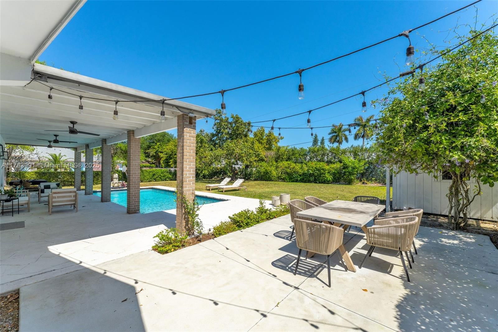 Real estate property located at 18451 84th Ct, Miami-dade, Whispering Pines Estates, Cutler Bay, FL