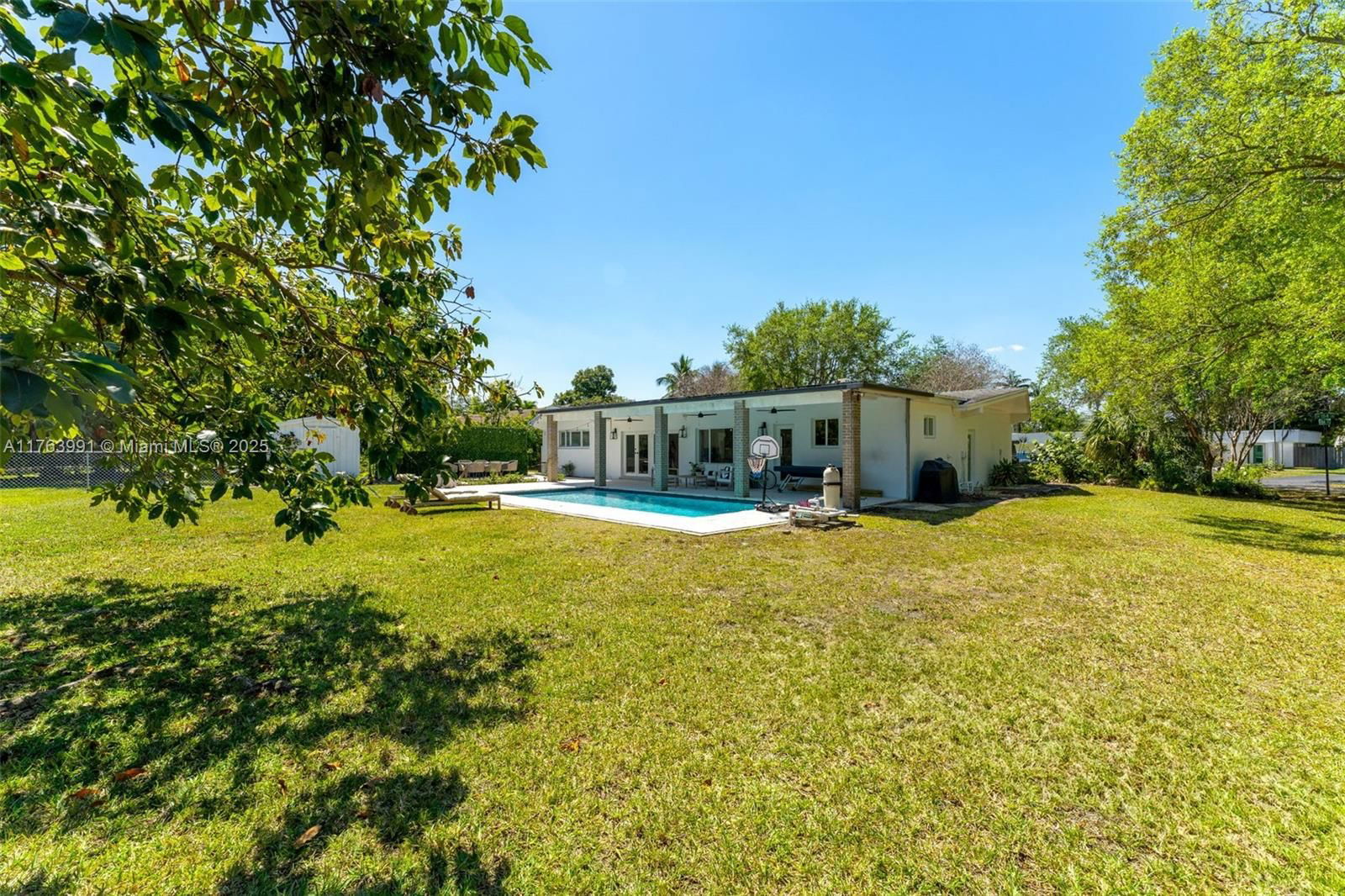 Real estate property located at 18451 84th Ct, Miami-dade, Whispering Pines Estates, Cutler Bay, FL