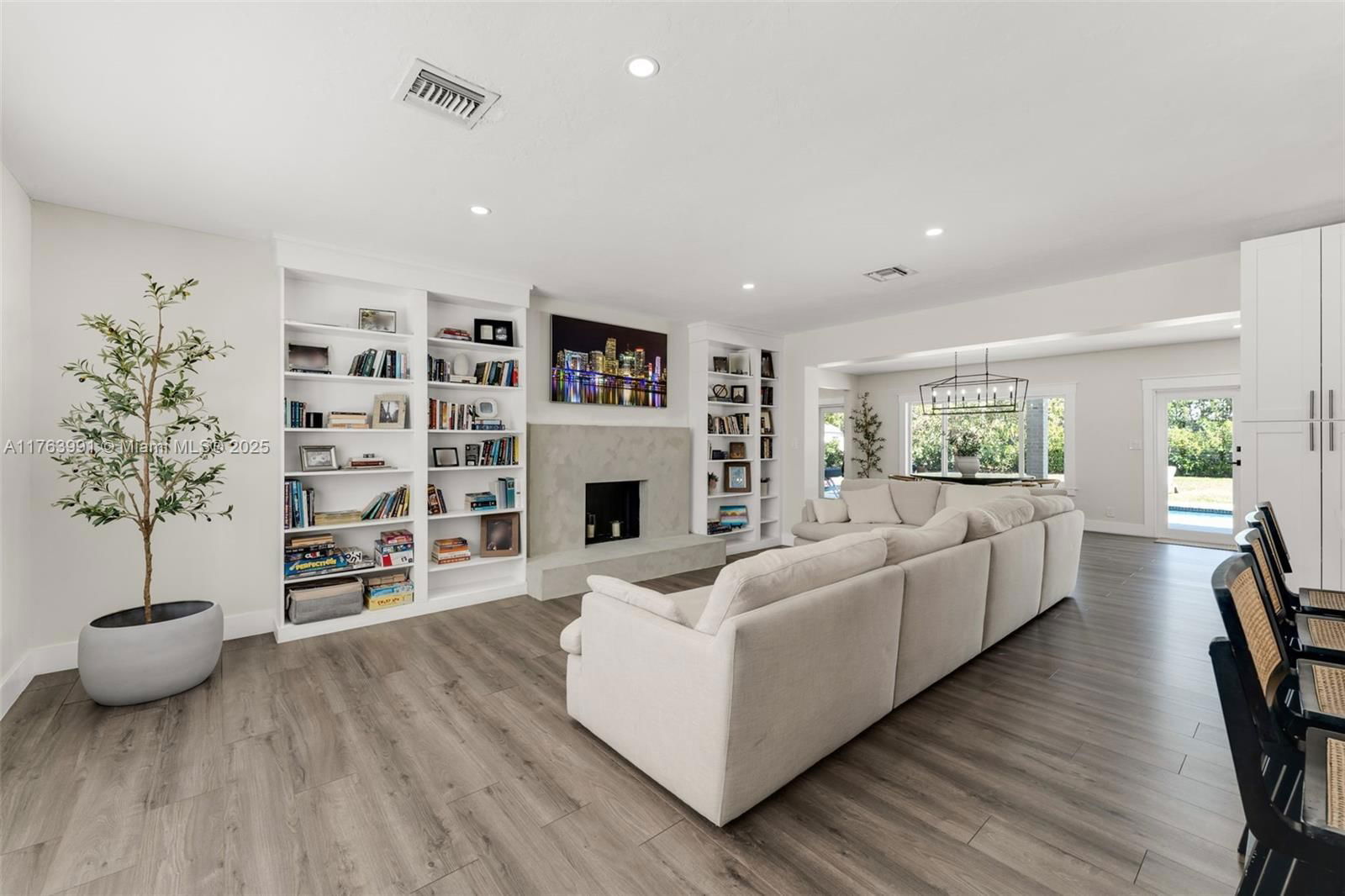 Real estate property located at 18451 84th Ct, Miami-dade, Whispering Pines Estates, Cutler Bay, FL