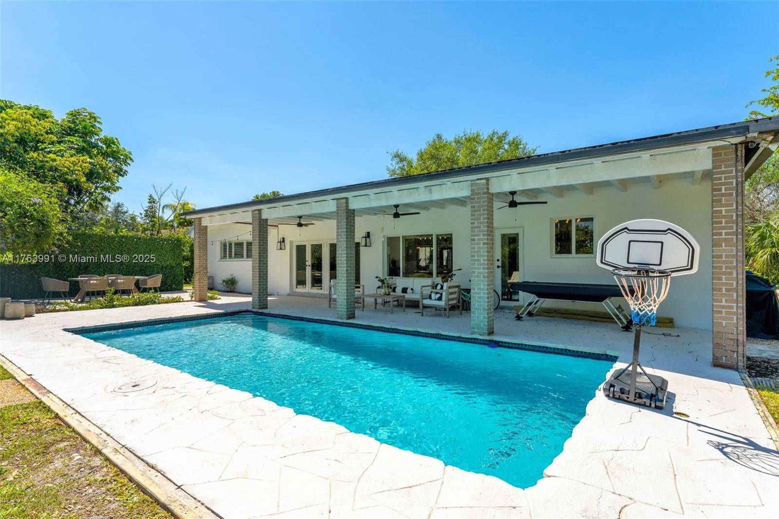 Real estate property located at 18451 84th Ct, Miami-dade, Whispering Pines Estates, Cutler Bay, FL