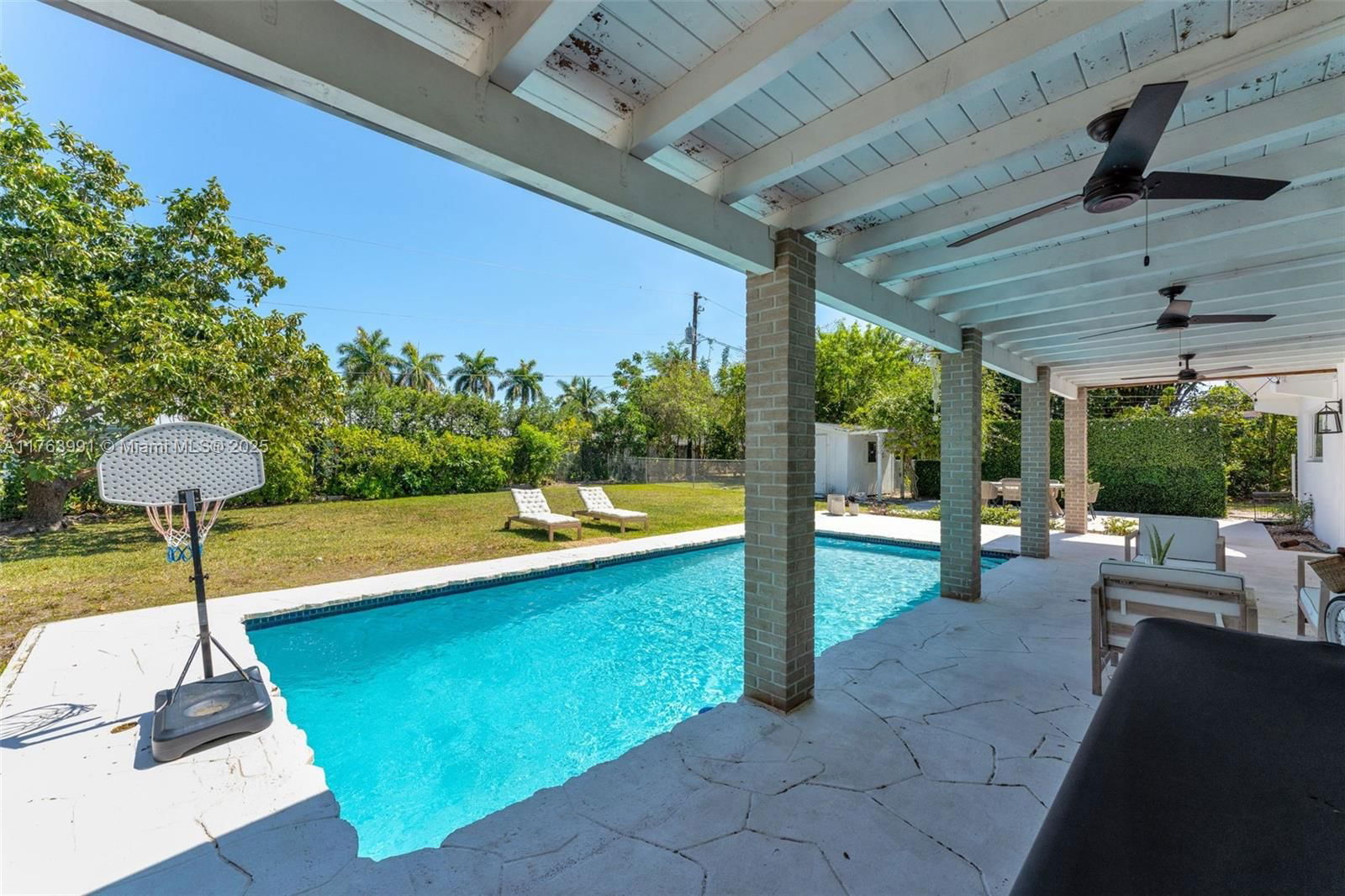 Real estate property located at 18451 84th Ct, Miami-dade, Whispering Pines Estates, Cutler Bay, FL