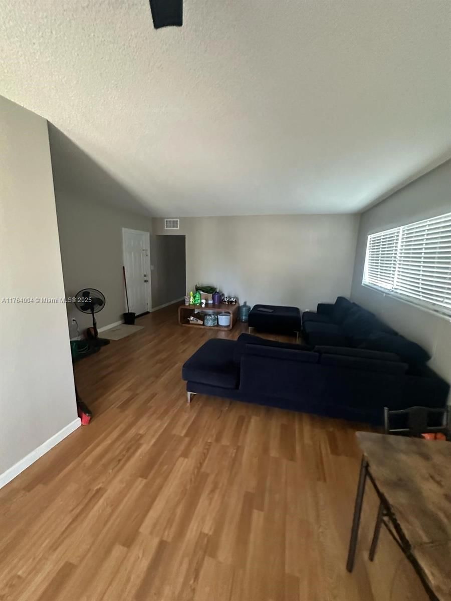 Real estate property located at 2101 68th St #204, Broward, Ashley House Condo, Fort Lauderdale, FL