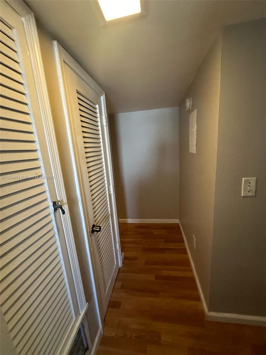 Real estate property located at 2101 68th St #204, Broward, Ashley House Condo, Fort Lauderdale, FL