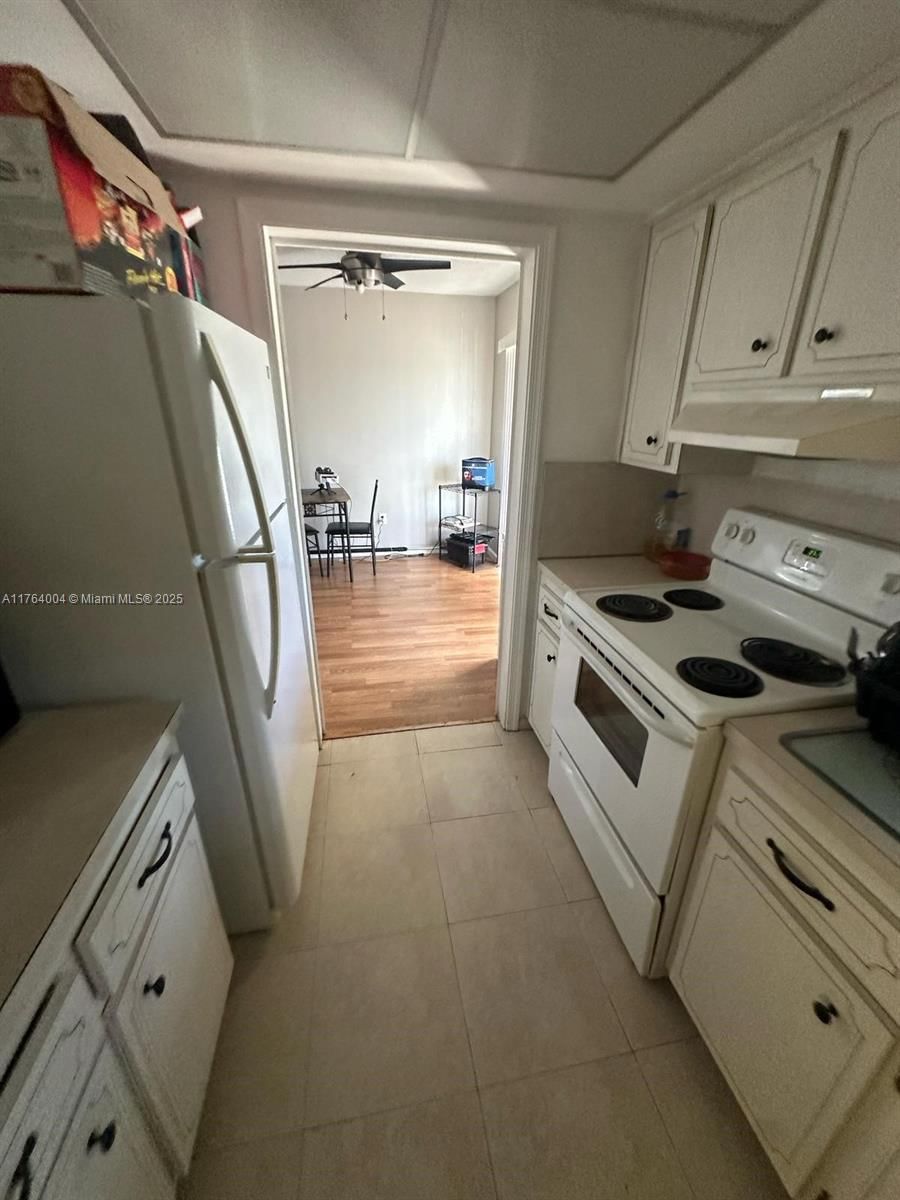 Real estate property located at 2101 68th St #204, Broward, Ashley House Condo, Fort Lauderdale, FL