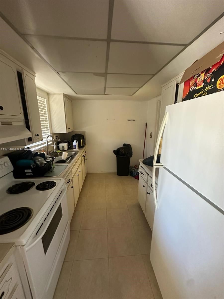Real estate property located at 2101 68th St #204, Broward, Ashley House Condo, Fort Lauderdale, FL
