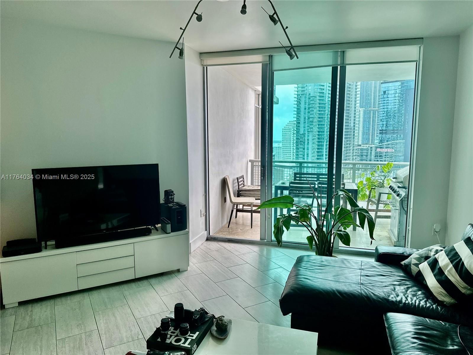 Real estate property located at 350 Miami Ave #2712, Miami-dade, Wind Condo, Miami, FL