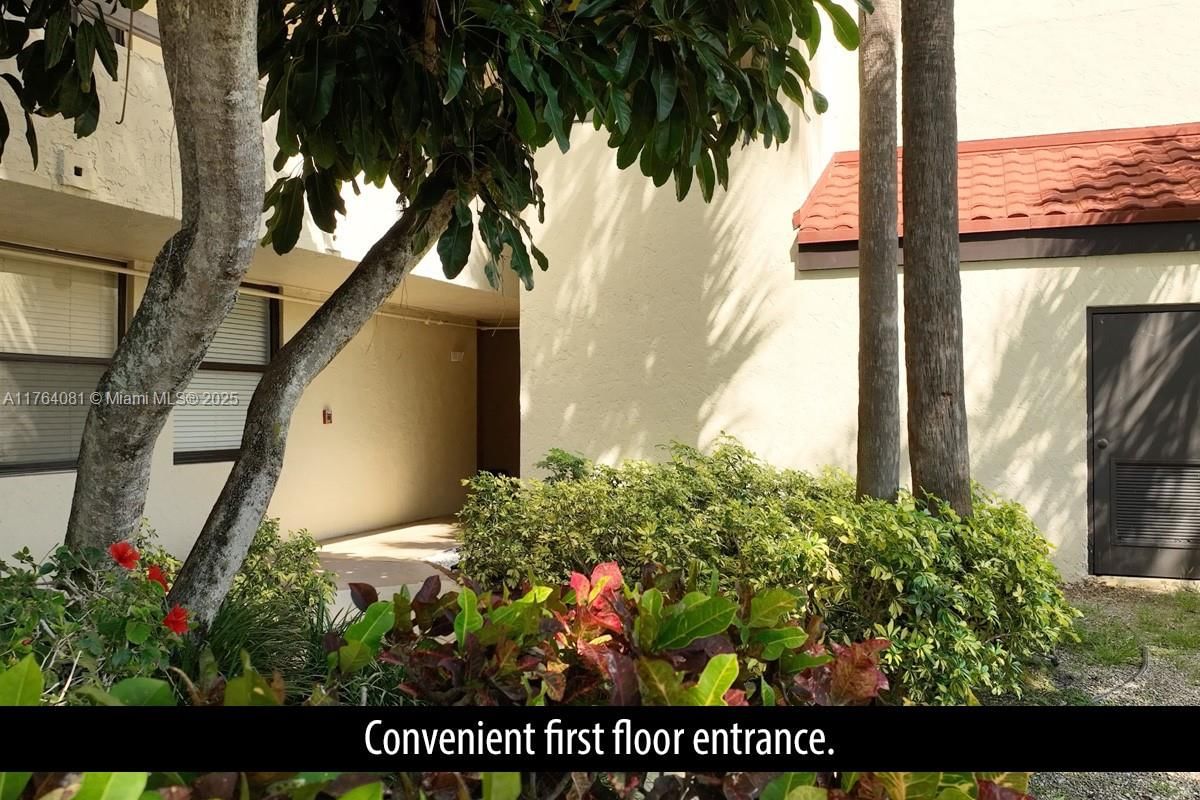 Real estate property located at 825 Egret Cir #110, Palm Beach, Lavers Resort & Racquet, Delray Beach, FL