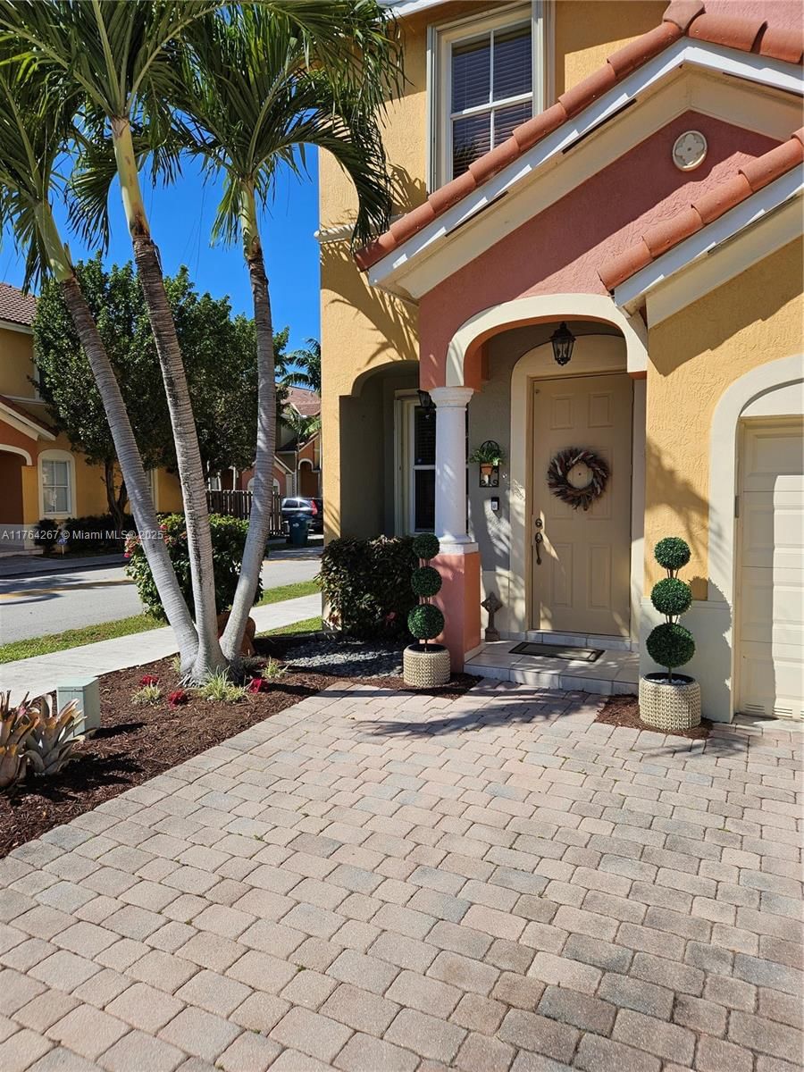 Real estate property located at 7928 165th Ct, Miami-dade, Kendalland, Miami, FL