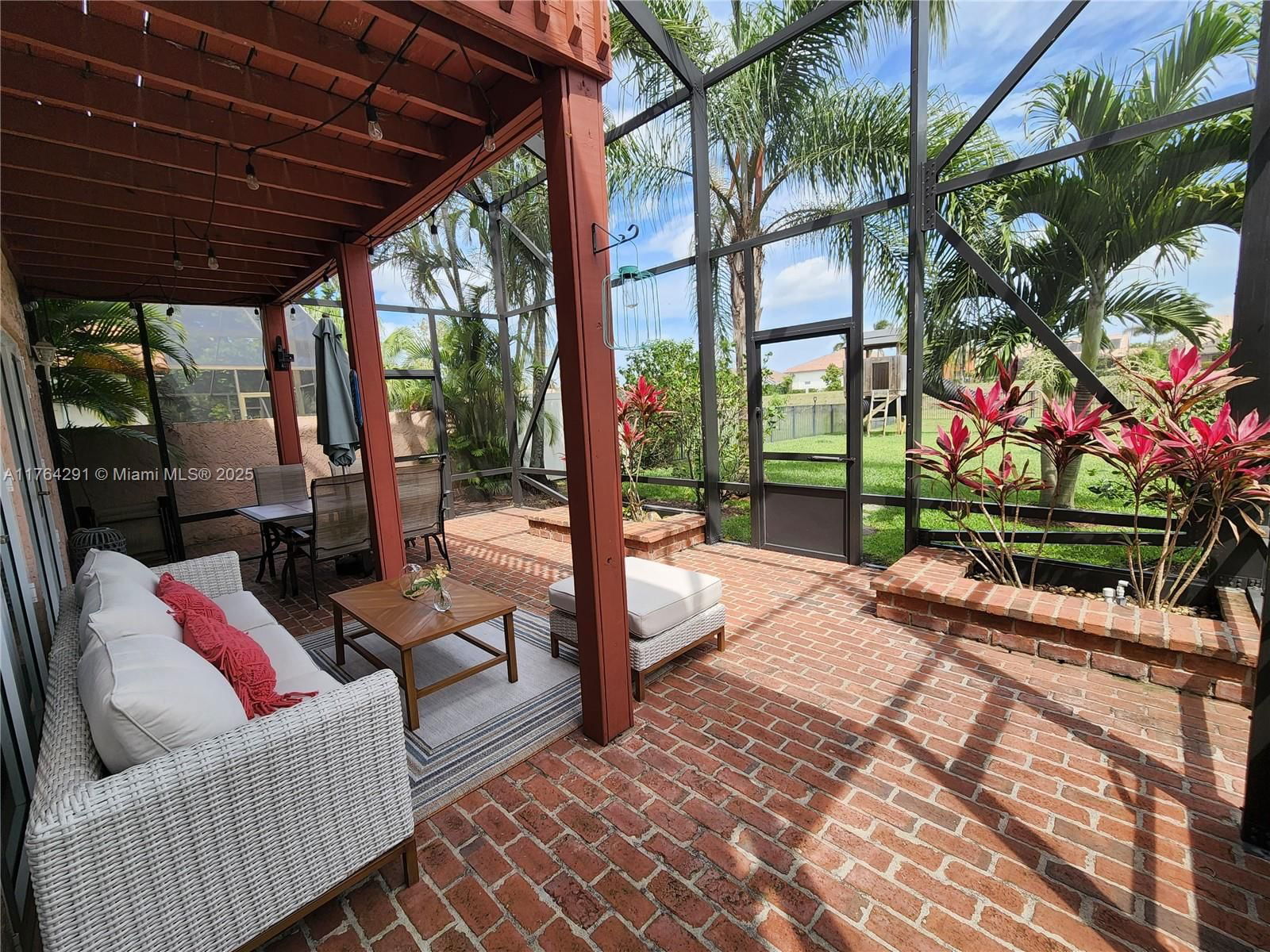 Real estate property located at 3851 7th Pl, Broward, Villages Of Hillsboro, Deerfield Beach, FL