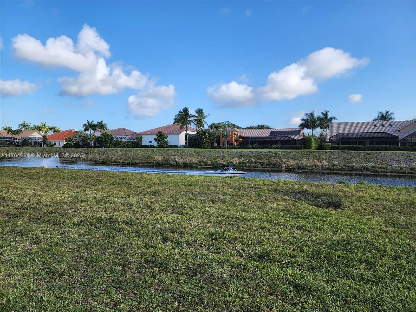 Real estate property located at 3851 7th Pl, Broward, Villages Of Hillsboro, Deerfield Beach, FL