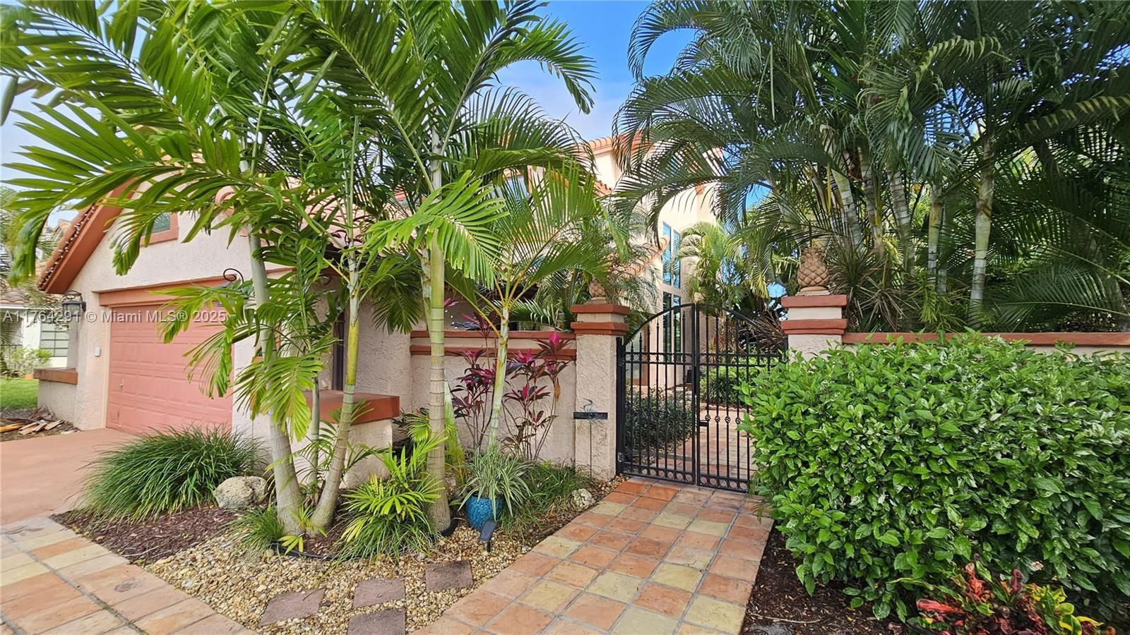 Real estate property located at 3851 7th Pl, Broward, Villages Of Hillsboro, Deerfield Beach, FL