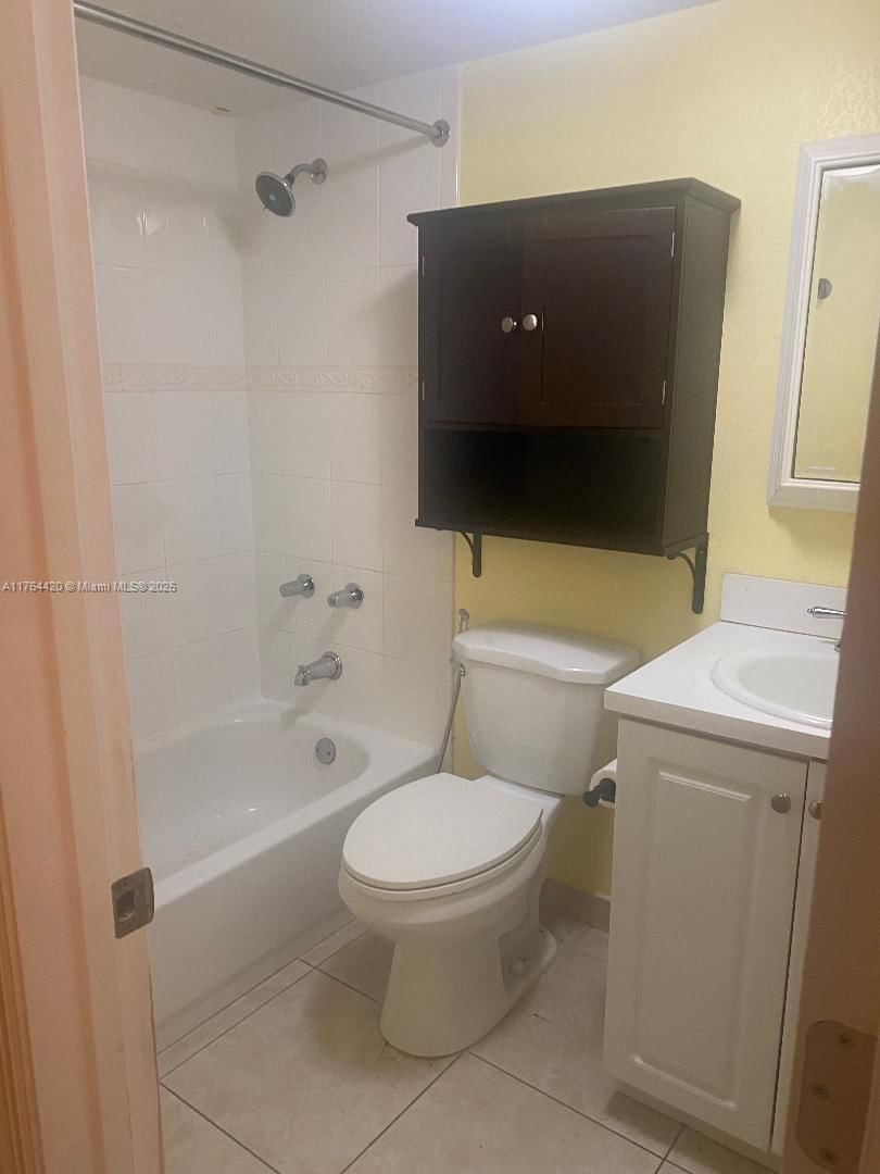 Real estate property located at 6275 24th Ave #103-4, Miami-dade, Flamingo Condo, Hialeah, FL