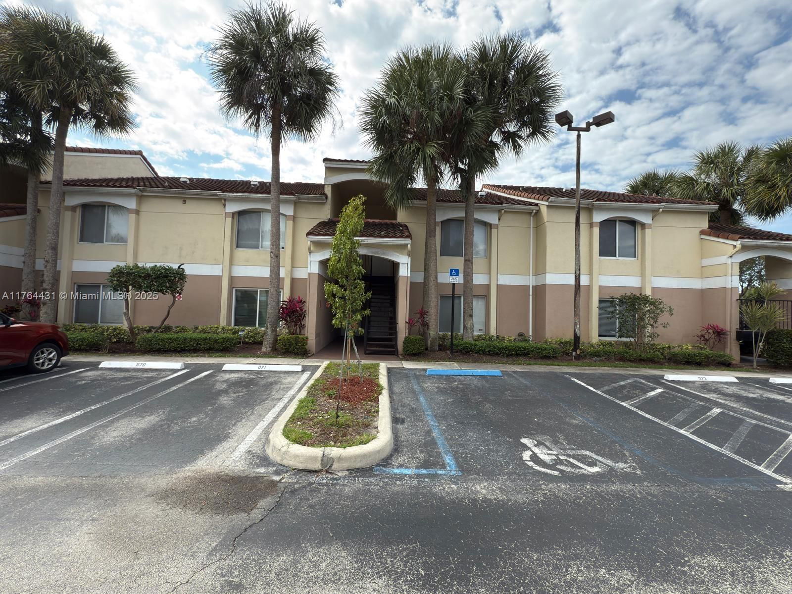 Real estate property located at 815 Boynton Beach Blvd #6-103, Palm Beach, Casablanca Isles Condo, Boynton Beach, FL