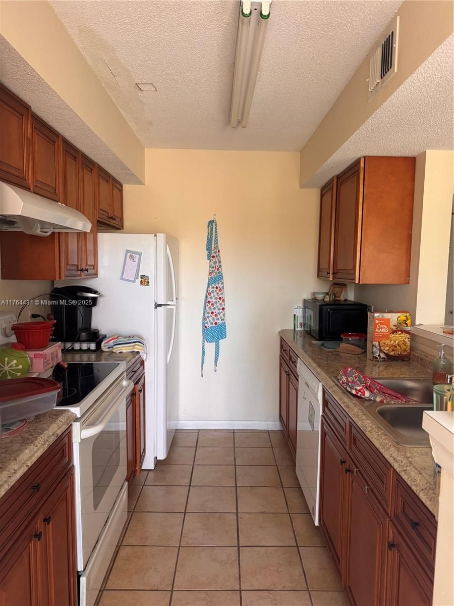 Real estate property located at 815 Boynton Beach Blvd #6-103, Palm Beach, Casablanca Isles Condo, Boynton Beach, FL