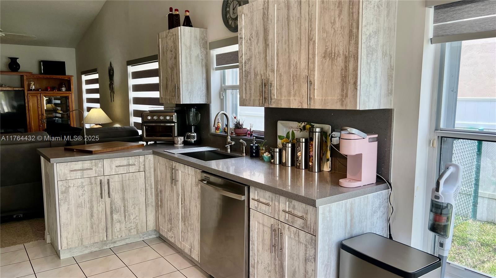 Real estate property located at 16365 2nd Dr, Broward, Heftler Homes At Pembroke, Pembroke Pines, FL