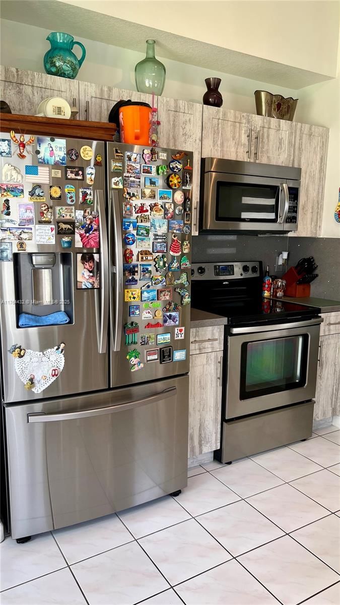 Real estate property located at 16365 2nd Dr, Broward, Heftler Homes At Pembroke, Pembroke Pines, FL