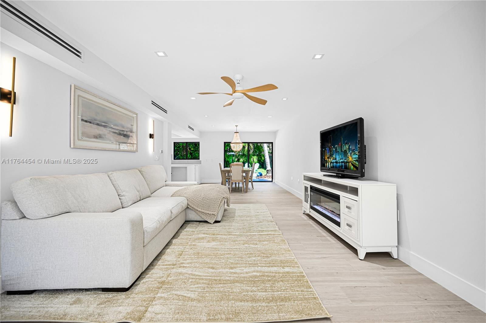Real estate property located at 3305 15th St, Broward, Las Olas By The Sea Ext, Fort Lauderdale, FL