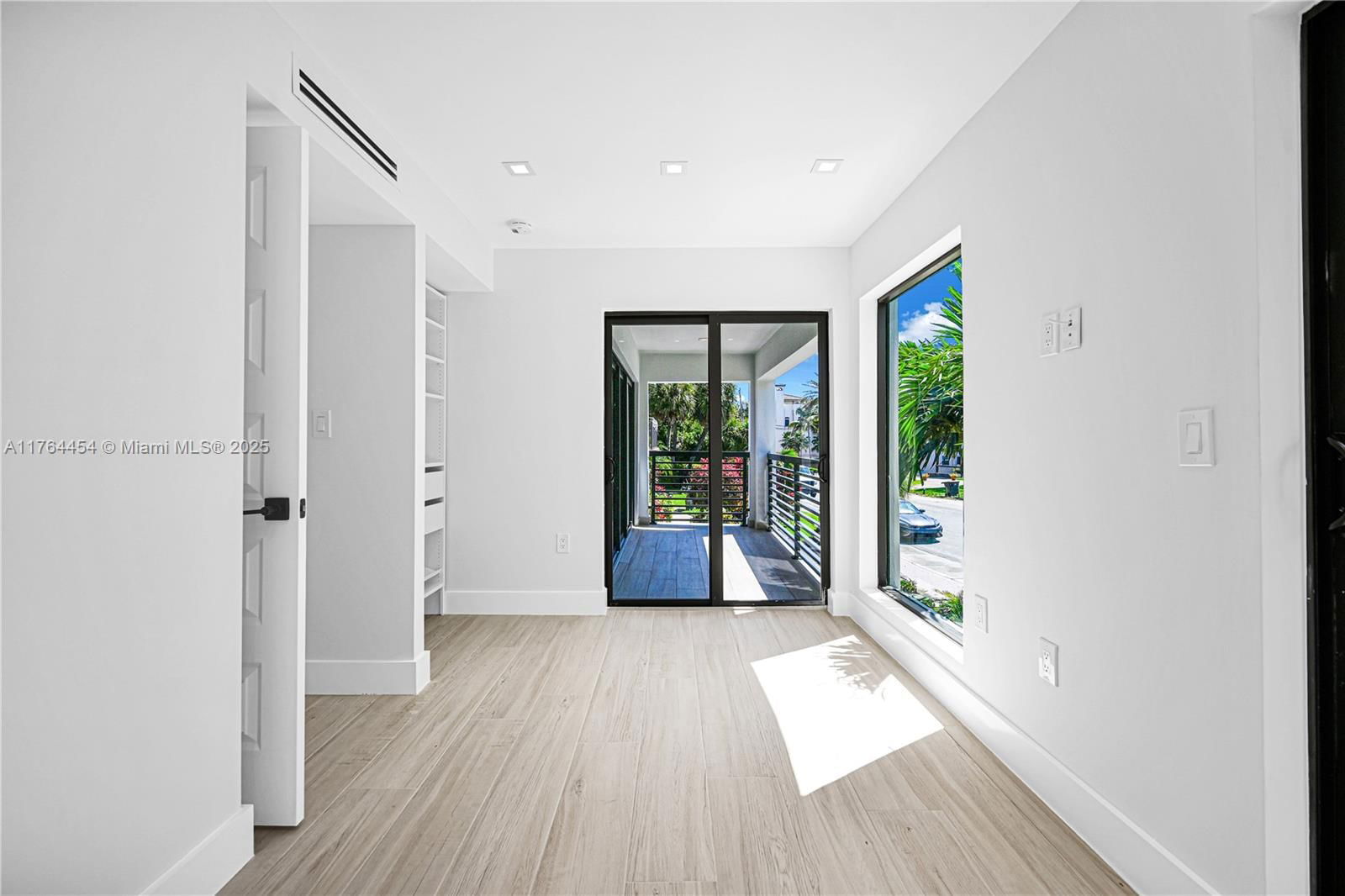 Real estate property located at 3305 15th St, Broward, Las Olas By The Sea Ext, Fort Lauderdale, FL