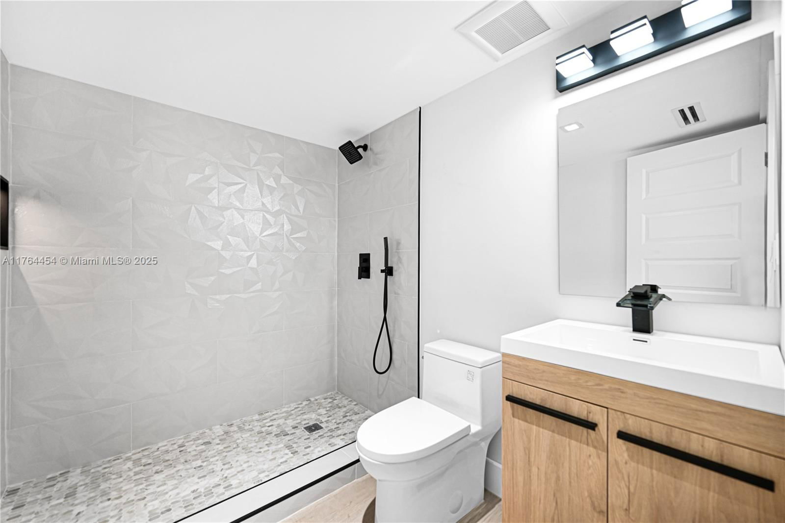 Real estate property located at 3305 15th St, Broward, Las Olas By The Sea Ext, Fort Lauderdale, FL