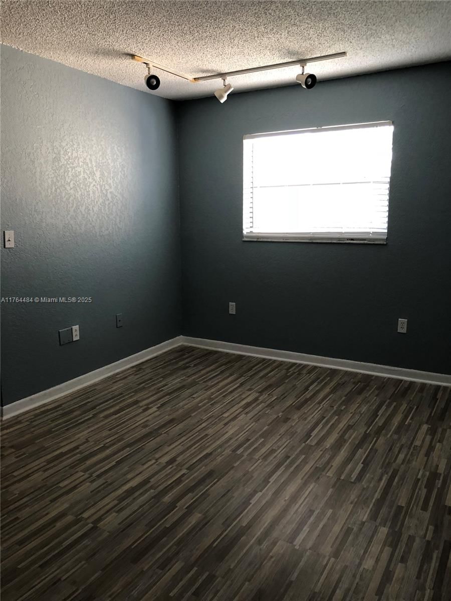 Real estate property located at 142 18th Ave #25, Miami-dade, Guernica Condo, Miami, FL