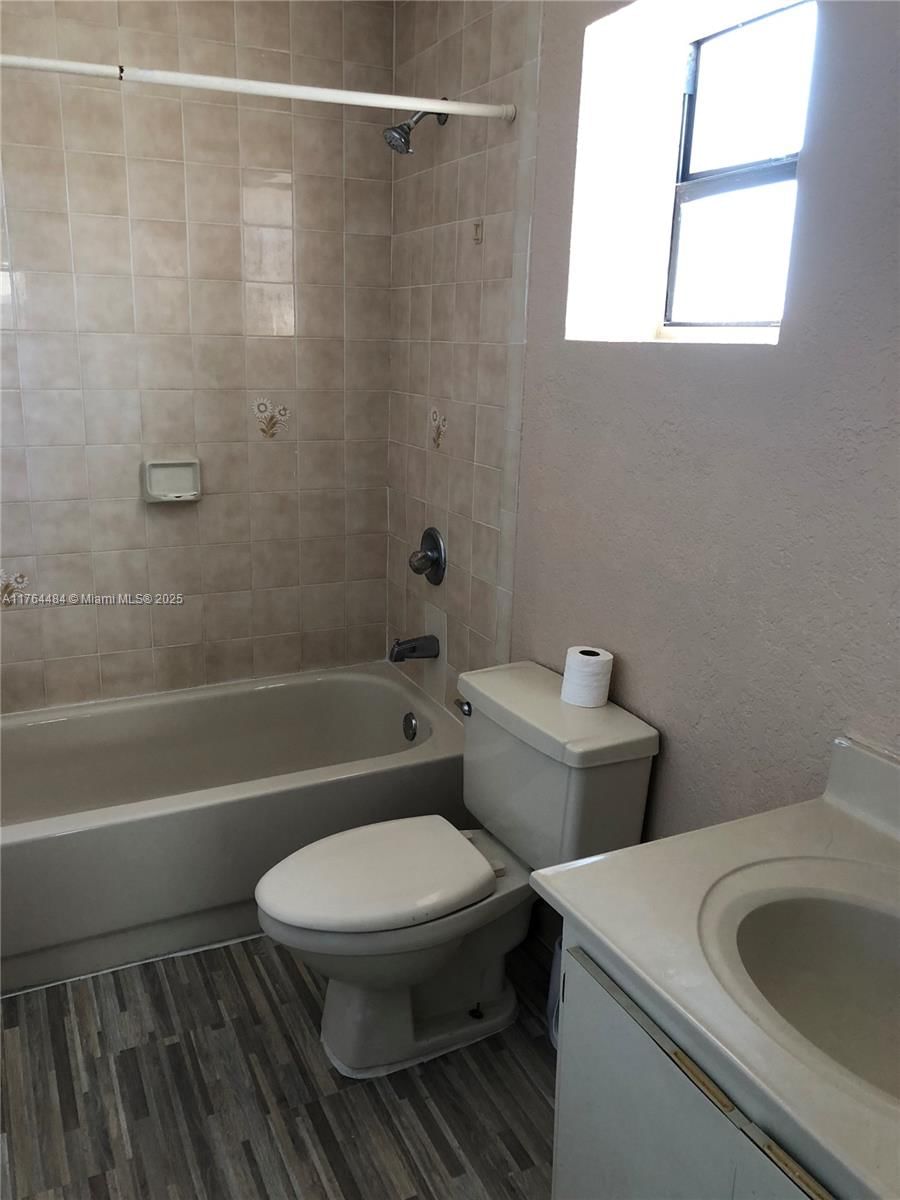 Real estate property located at 142 18th Ave #25, Miami-dade, Guernica Condo, Miami, FL