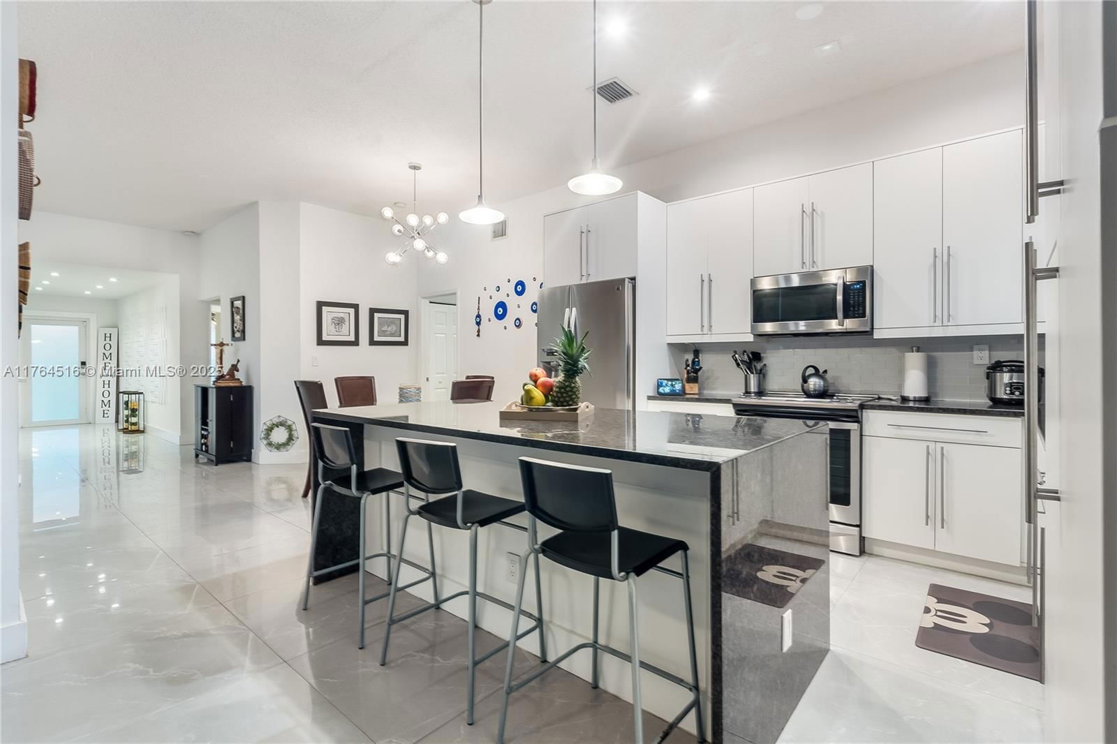 Real estate property located at 13936 Cypress Cove Cir, Broward, West Park-west Parcel, Davie, FL