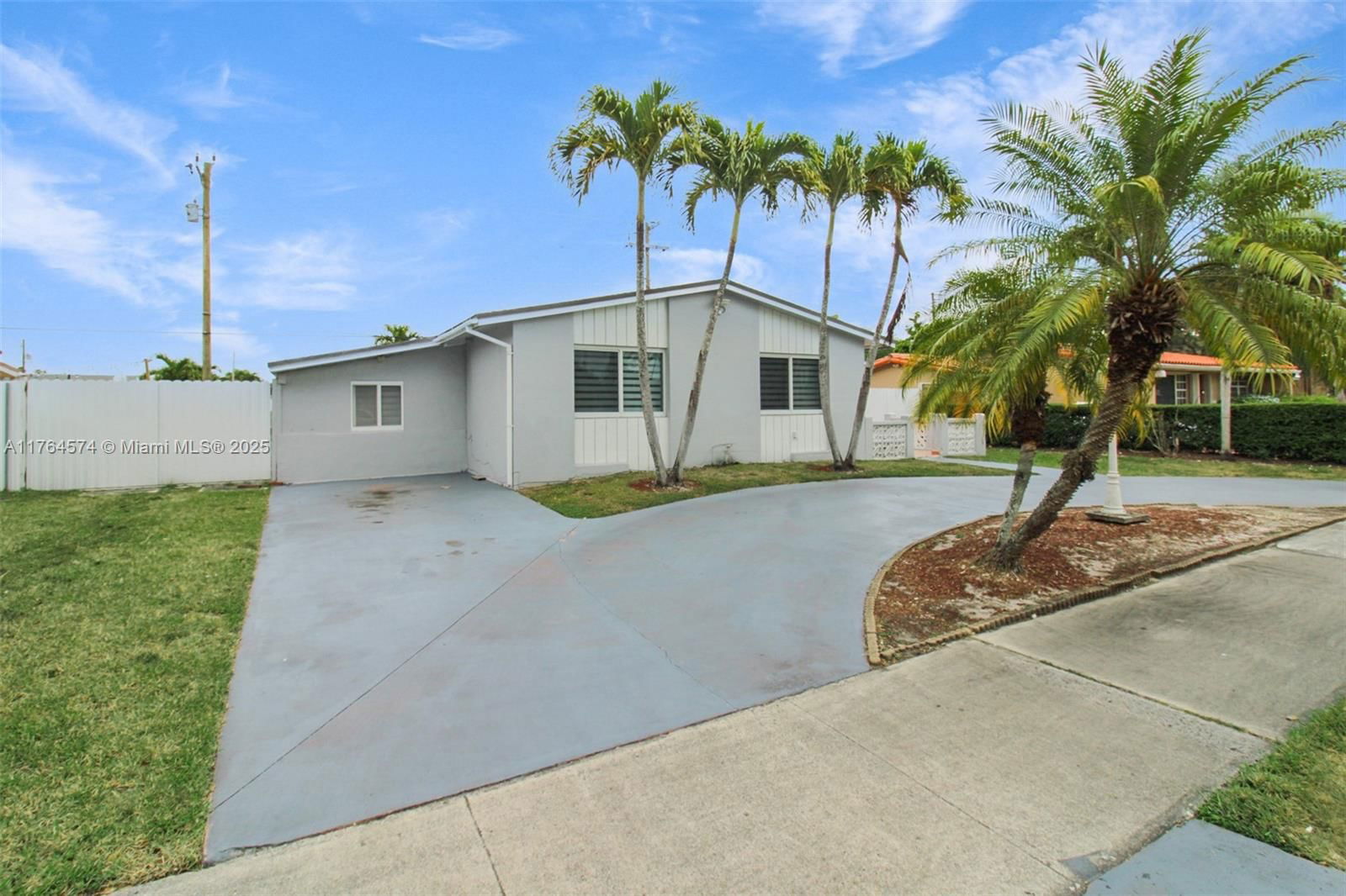 Real estate property located at 9215 44th St, Miami-dade, Ascot Park, Miami, FL