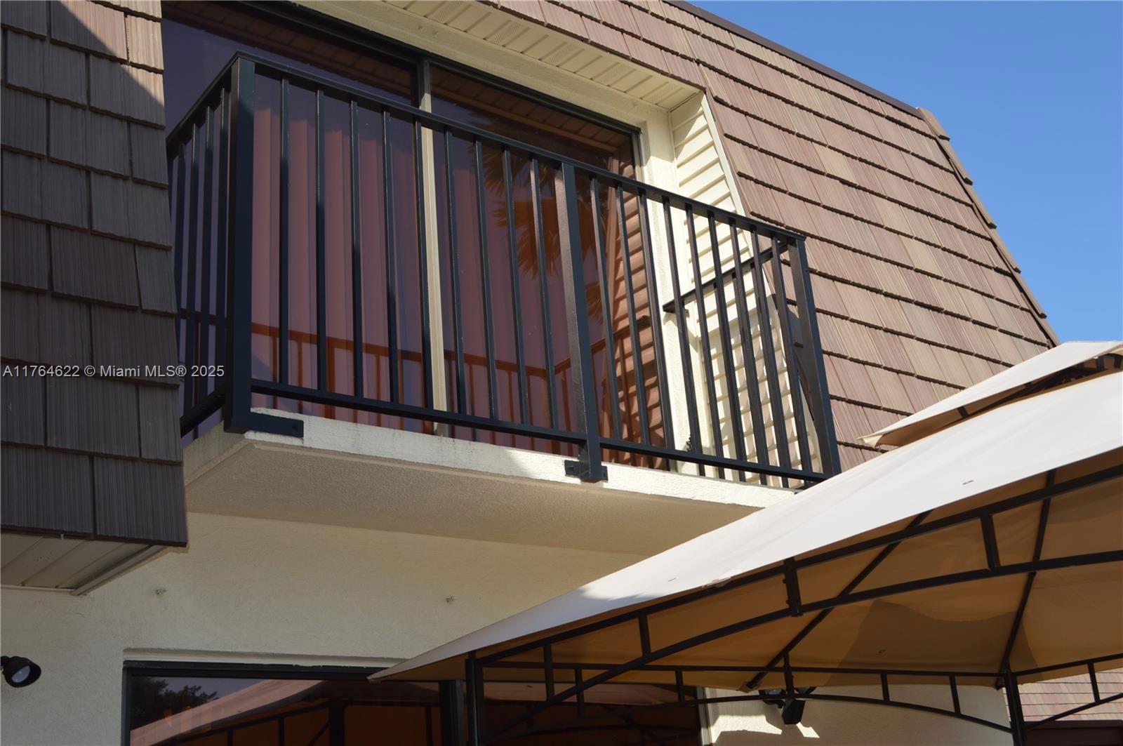 Real estate property located at 2546 15th St #2546, Broward, Courtyards Of Waterford, Deerfield Beach, FL