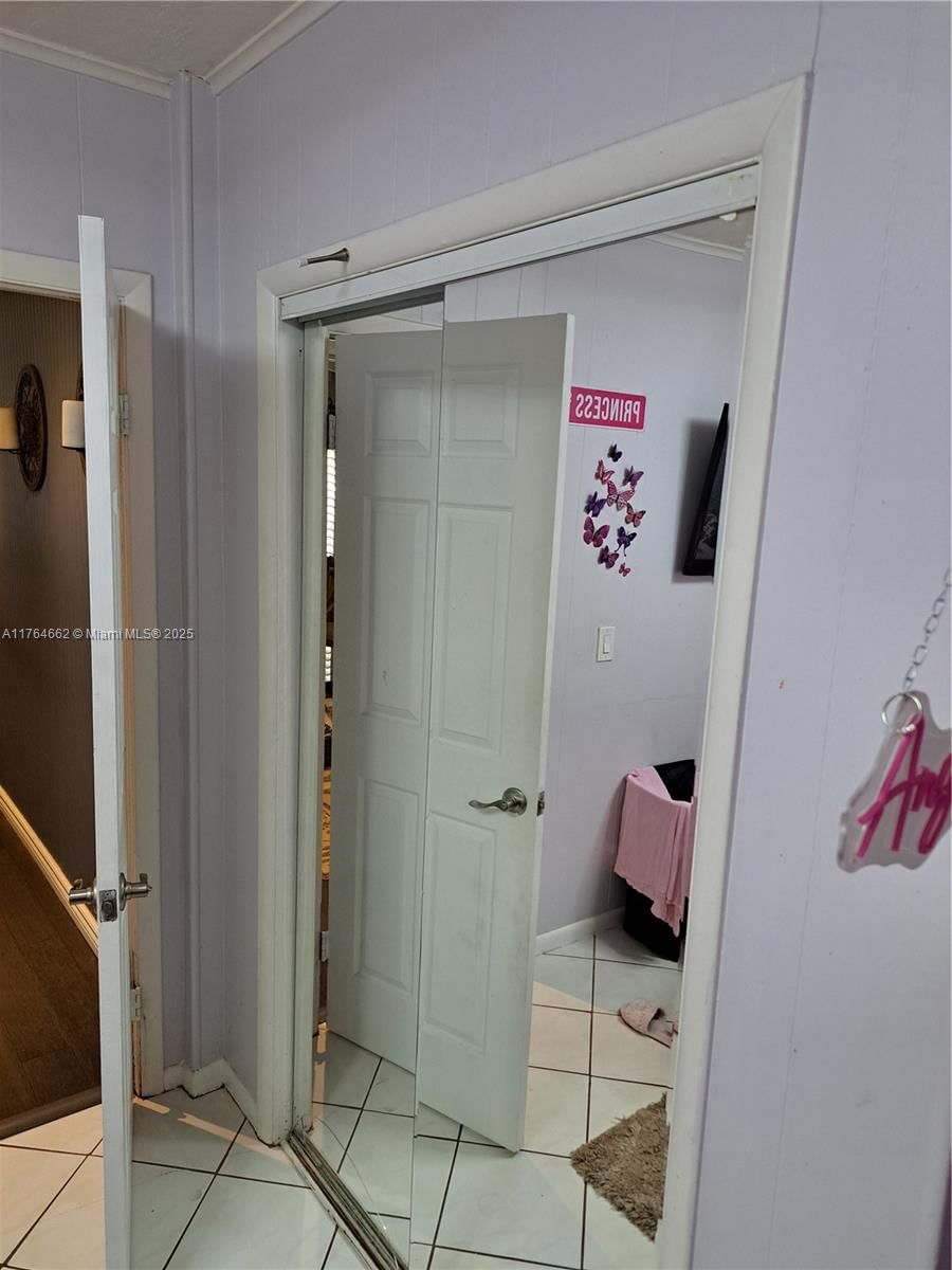 Real estate property located at 911 Country Club Cir, Broward, Lauderdale Golf Estates, Plantation, FL
