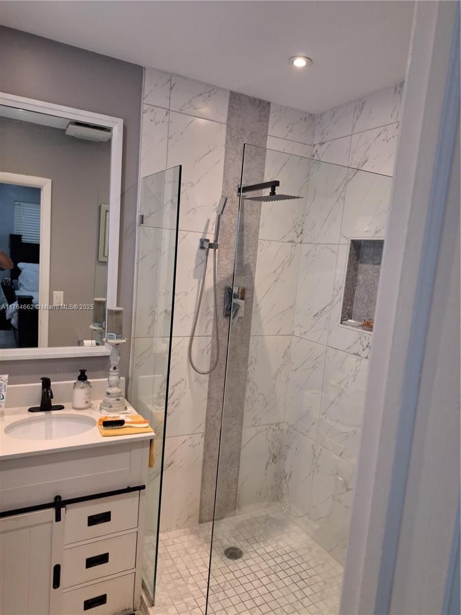 Real estate property located at 911 Country Club Cir, Broward, Lauderdale Golf Estates, Plantation, FL