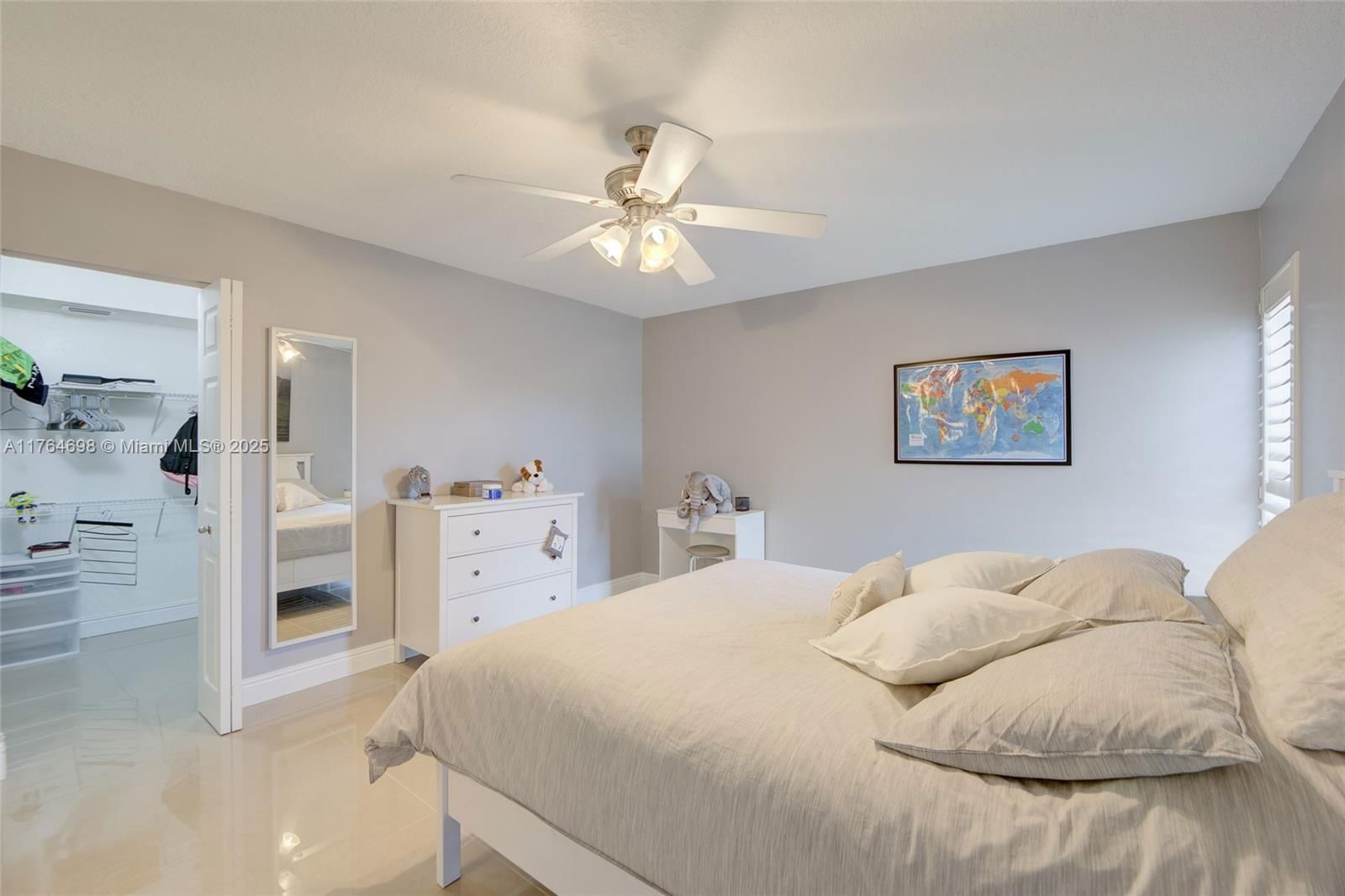 Real estate property located at 469 Pine Island Rd B301, Broward, Plantation Pines Phase 1, Plantation, FL