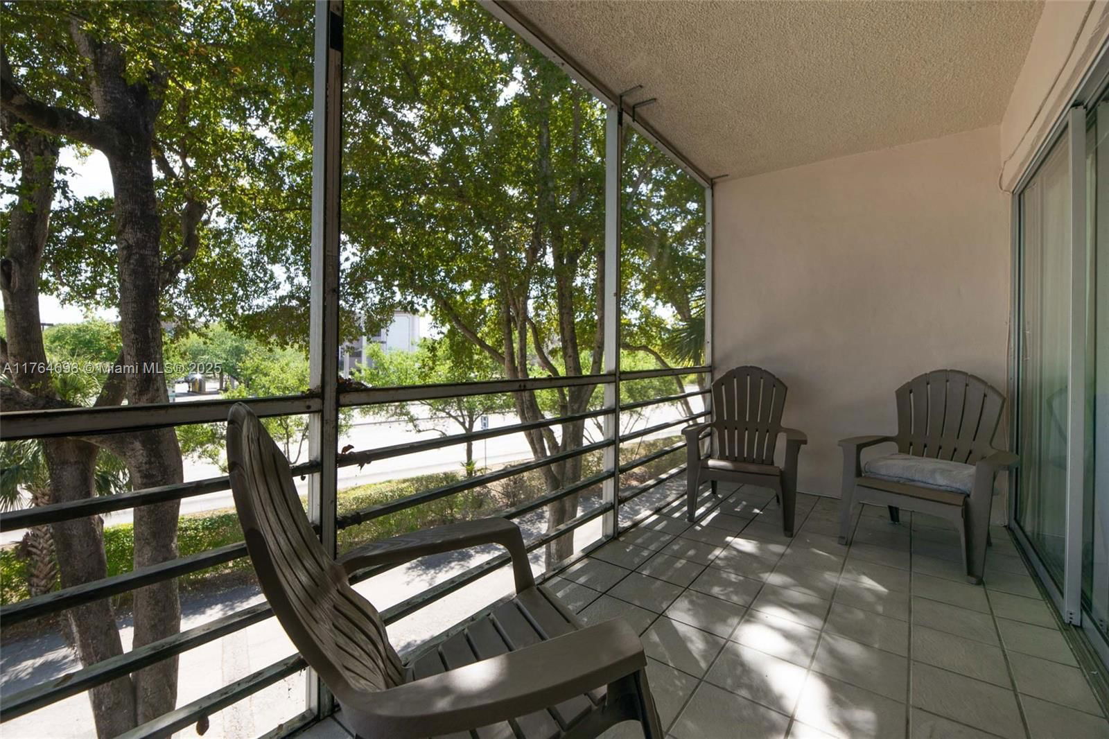 Real estate property located at 469 Pine Island Rd B301, Broward, Plantation Pines Phase 1, Plantation, FL