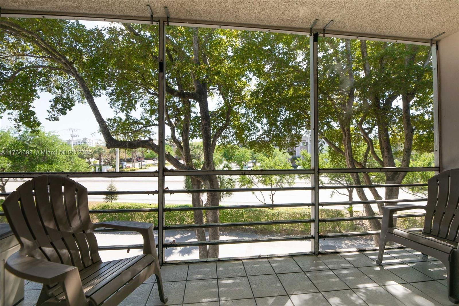 Real estate property located at 469 Pine Island Rd B301, Broward, Plantation Pines Phase 1, Plantation, FL