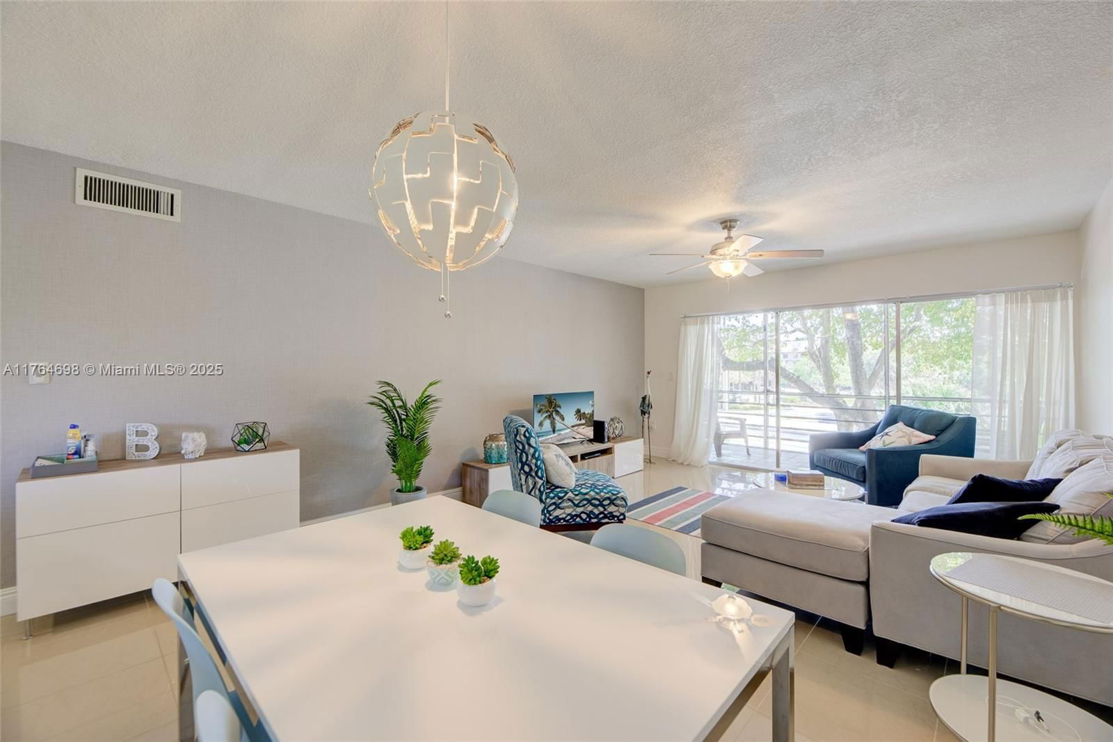 Real estate property located at 469 Pine Island Rd B301, Broward, Plantation Pines Phase 1, Plantation, FL