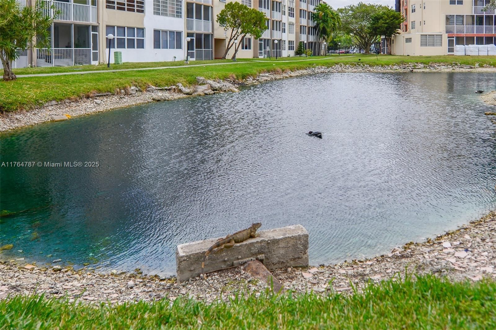 Real estate property located at 1710 191st St #315-3, Miami-dade, Jade Winds Group Bamboo G, Miami, FL