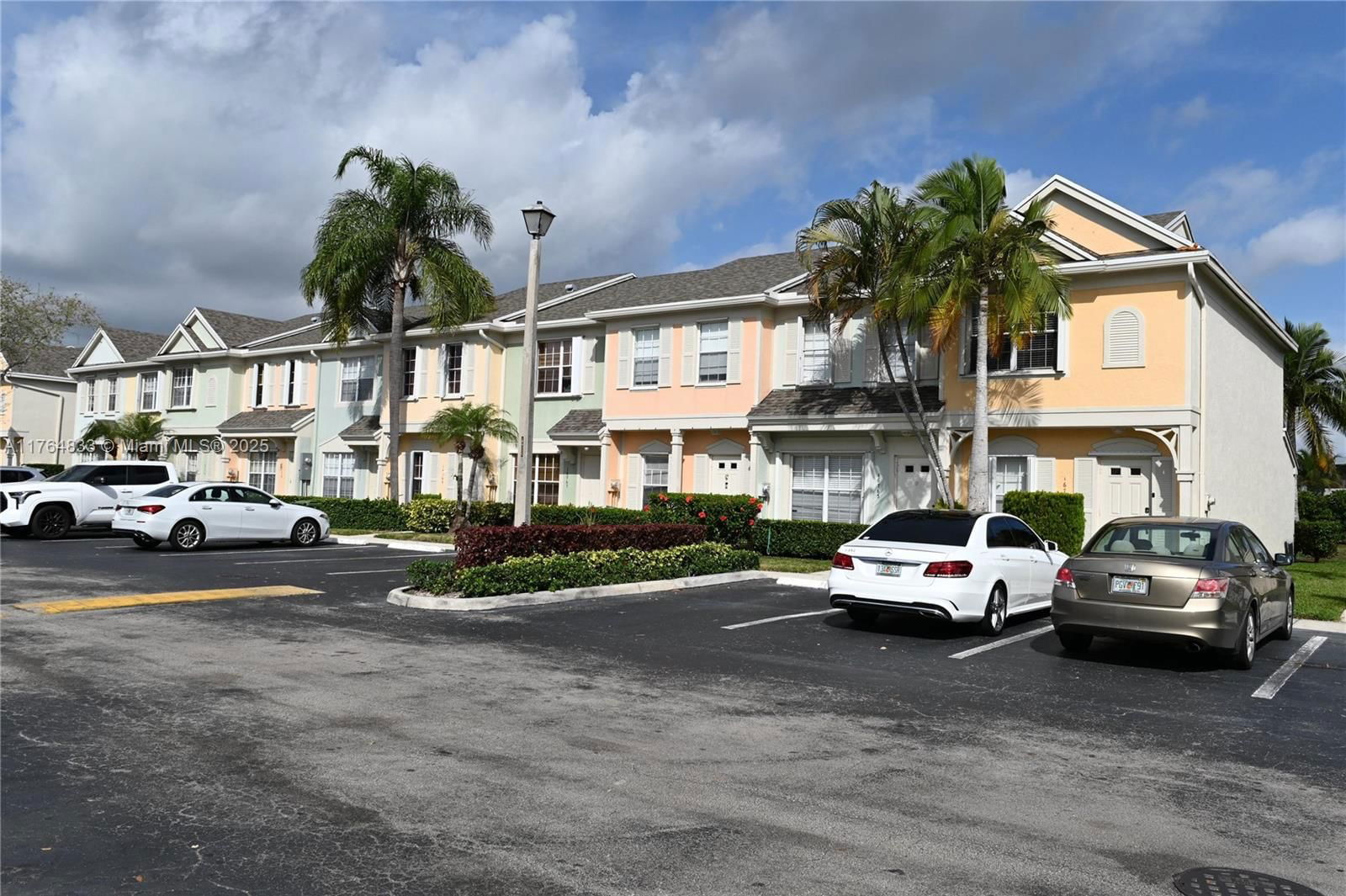 Real estate property located at 16761 Hemingway Dr #16761, Broward, Bonaventure, Weston, FL