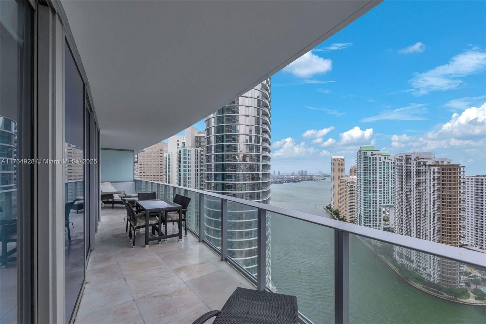 Real estate property located at 200 Biscayne Boulevard Way #3507, Miami-dade, Epic West Condo, Miami, FL