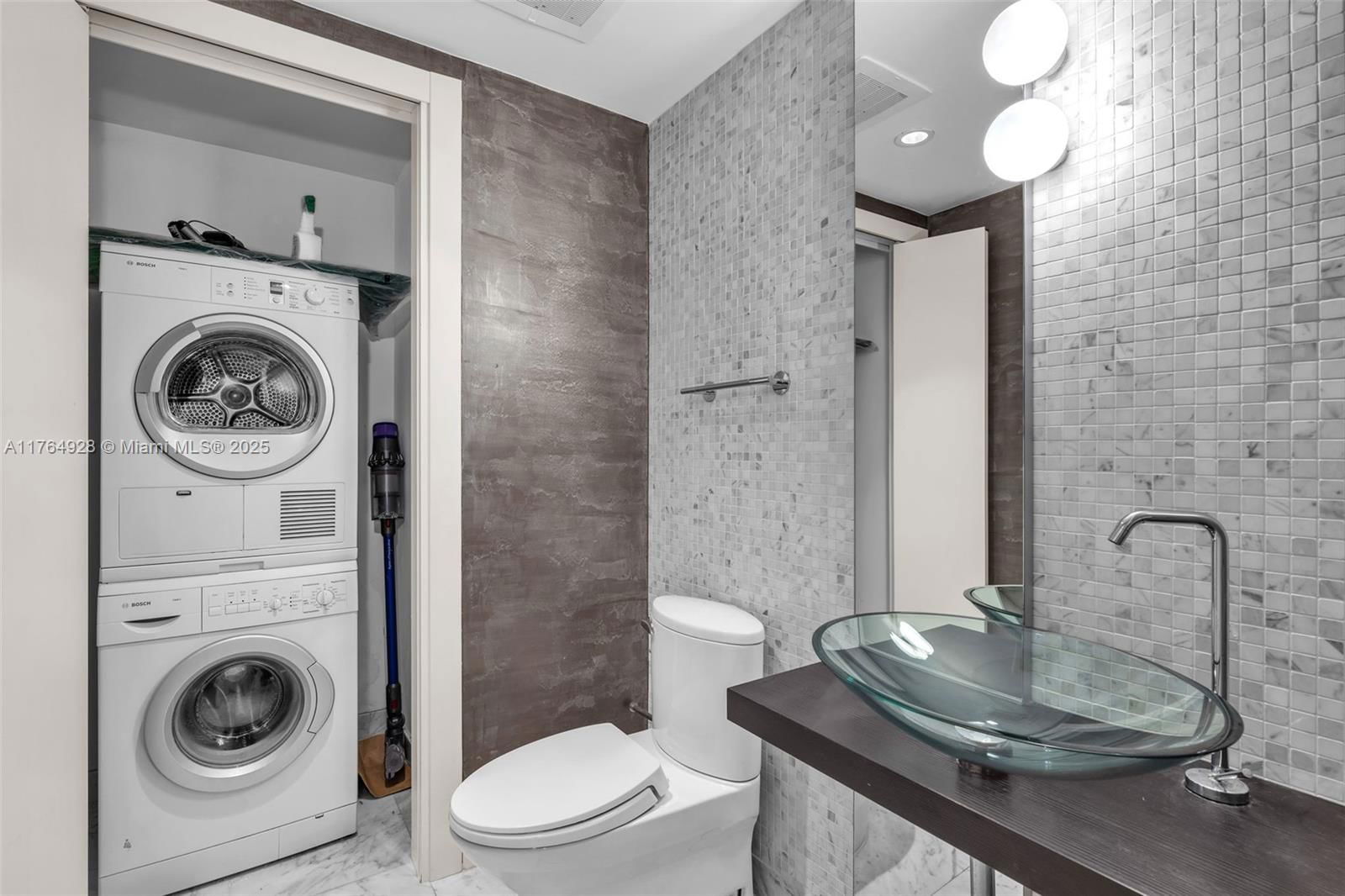 Real estate property located at 200 Biscayne Boulevard Way #3507, Miami-dade, Epic West Condo, Miami, FL